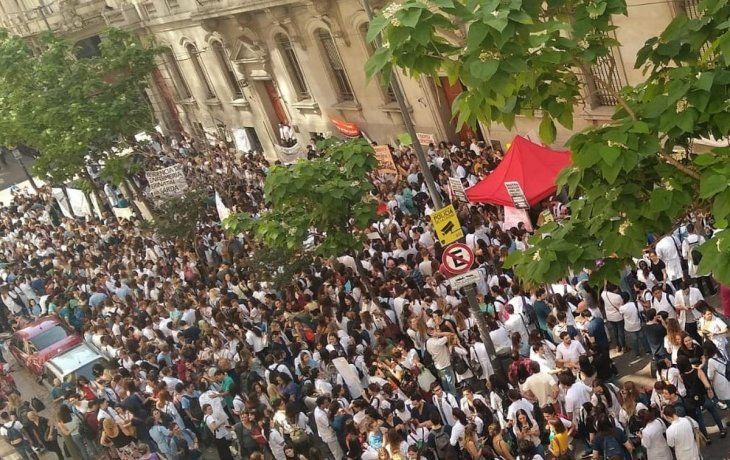 la legislatura portena derogo la ley de residentes y concurrentes de la ciudad