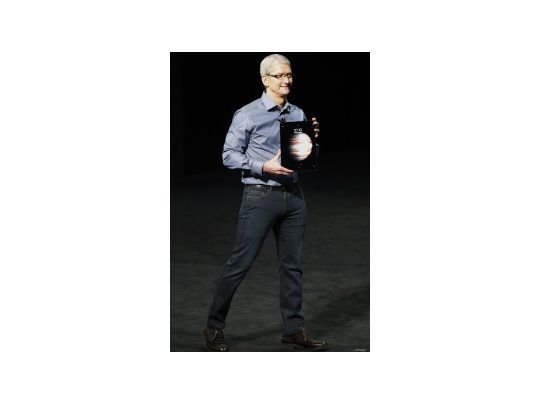 Tim Cook presentando el nuevo iPad