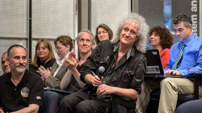Brian May, responsable de traer muestra de un asteroide clave.&nbsp;