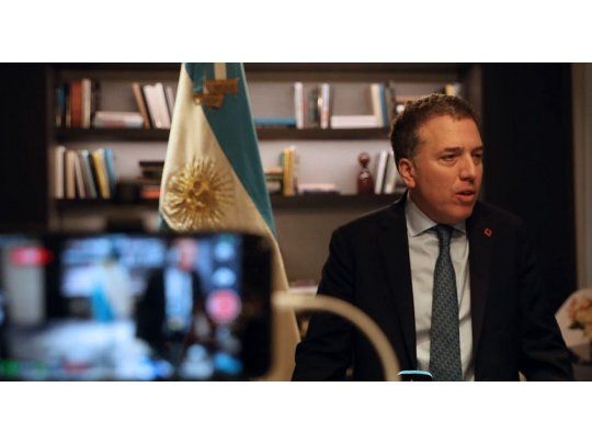 El ministro de Hacienda, Nicolás Dujovne, en una conferencia de prensa con medios argentinos que cubren la gira del Presidente.