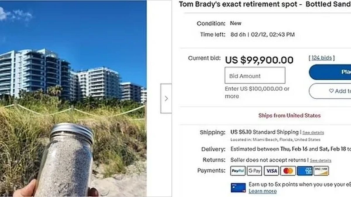 Unusual: they ask for a fortune for the sand that Tom Brady stepped on when he announced his retirement Unusual: they ask for a fortune for the sand that Tom Brady stepped on when he announced his retirement