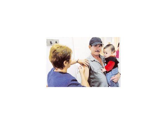 Las autoridades sanitarias recomiendan vacunarse diez o quince días antes de viajar a la zona.