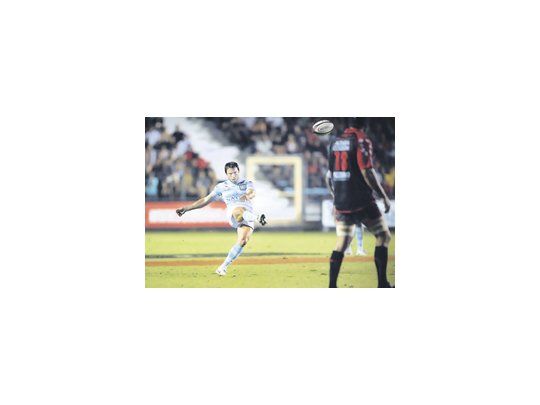 Juan Hernández en acción. El jugador sufrió una grave lesión y su participación en el Mundial con Los Pumas está en duda.