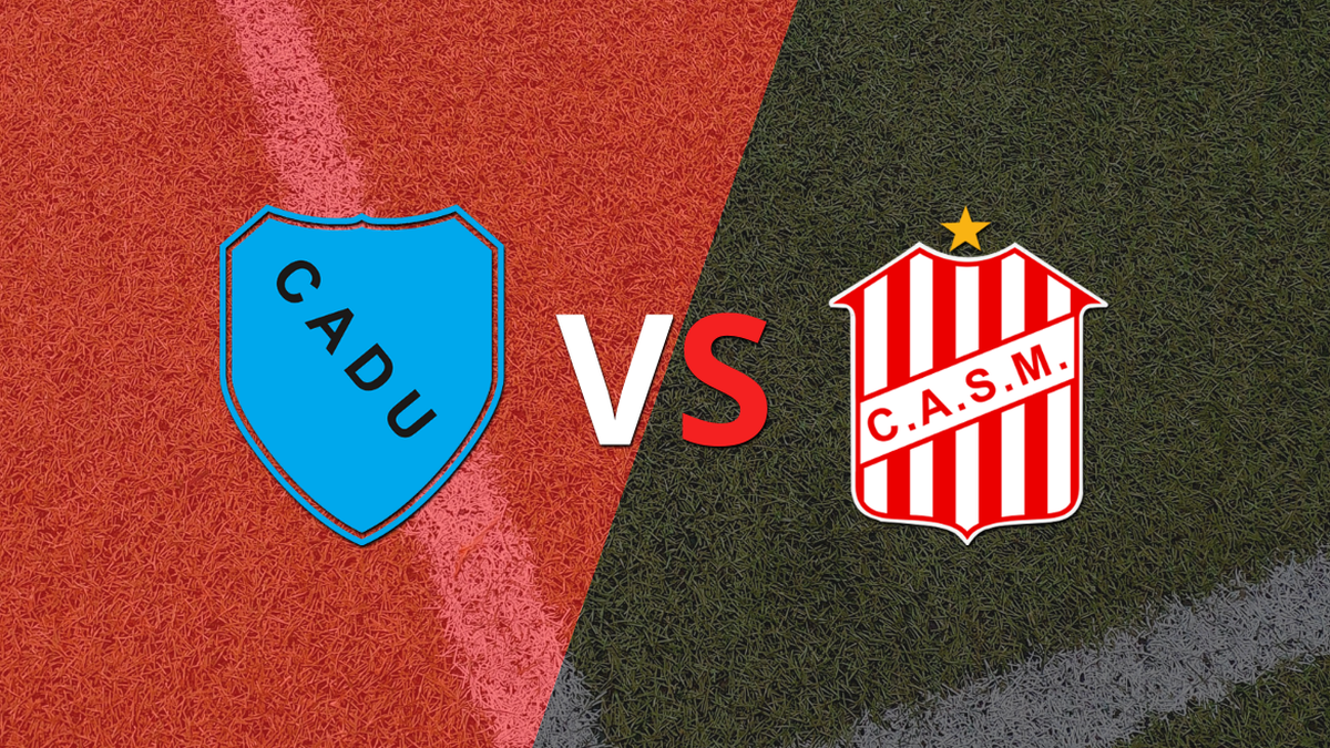 Goalless, the first half ends between San Martín (T) and Def.  Joined