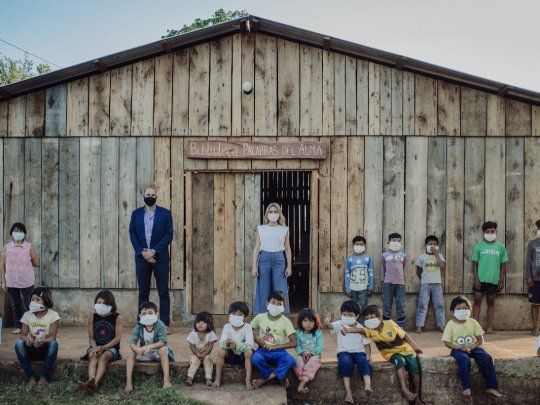 La primera dama, Fabiola Yáñez visitó las obras en ejecución para la provisión de agua potable.
