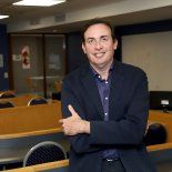 Gabriel Folgia, decano de la Facultad de Negocios de la Universidad de Palermo, analizó el impacto de la inteligencia artificial en las empresas, el nuevo perfil que demanda el mercado laboral y los desafíos que enfrenta Argentina para aprovechar el boom de sectores como la energía y la tecnología. Gabriel Folgia, decano de la Facultad de Negocios de la Universidad de Palermo, analizó el impacto de la inteligencia artificial en las empresas, el nuevo perfil que demanda el mercado laboral y los desafíos que enfrenta Argentina para aprovechar el boom de sectores como la energía y la tecnología.