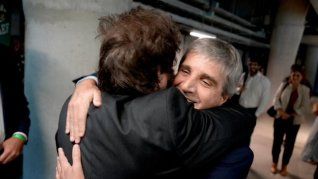 Javier Milei felicitó a Luis Caputo por el dato de inflación.