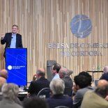 José Luis Daza defendió el plan económico en la Bolsa de Comercio de Córdoba. José Luis Daza defendió el plan económico en la Bolsa de Comercio de Córdoba.