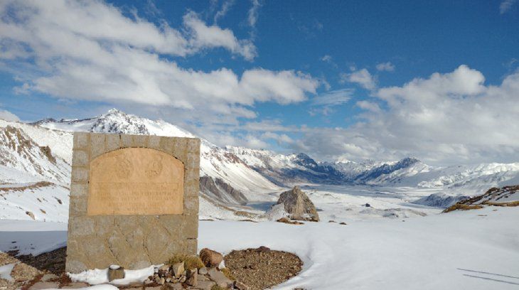 Tanto en verano como en invierno, tiene un paisaje increíble, ideal para hacer turismo en Argentina.