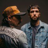 El dúo Camionero presenta nueva música. El dúo Camionero presenta nueva música.