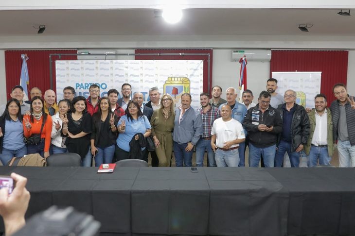 During his trip, the governor maintained a busy agenda with representatives of the PJ of Santa Fe.