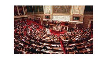 Francia avanza con su controvertida ley antipiratería.