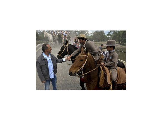 Scioli recorrió San Antonio de Areco.