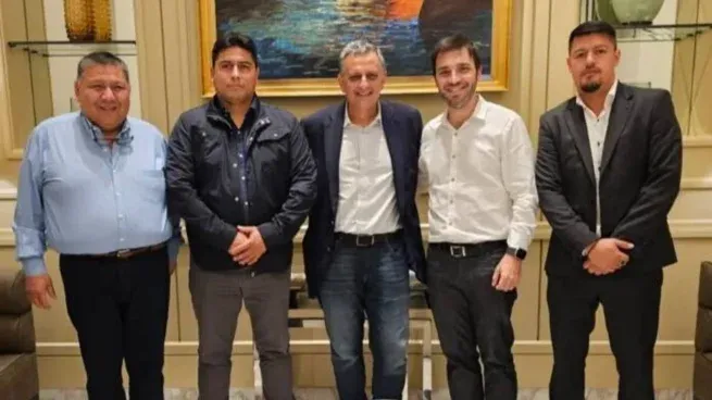 Horacio Marín, futuro presidente de YPF, en el centro. A su derecha, Claudio Vidal; a su izquierda, Ignacio Torres.