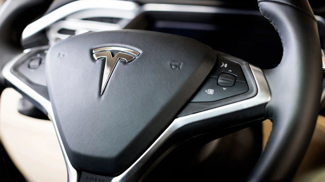 Con una desaceleración en la demanda de vehículos eléctricos en Estados Unidos, Tesla busca alternativas para sostener su crecimiento