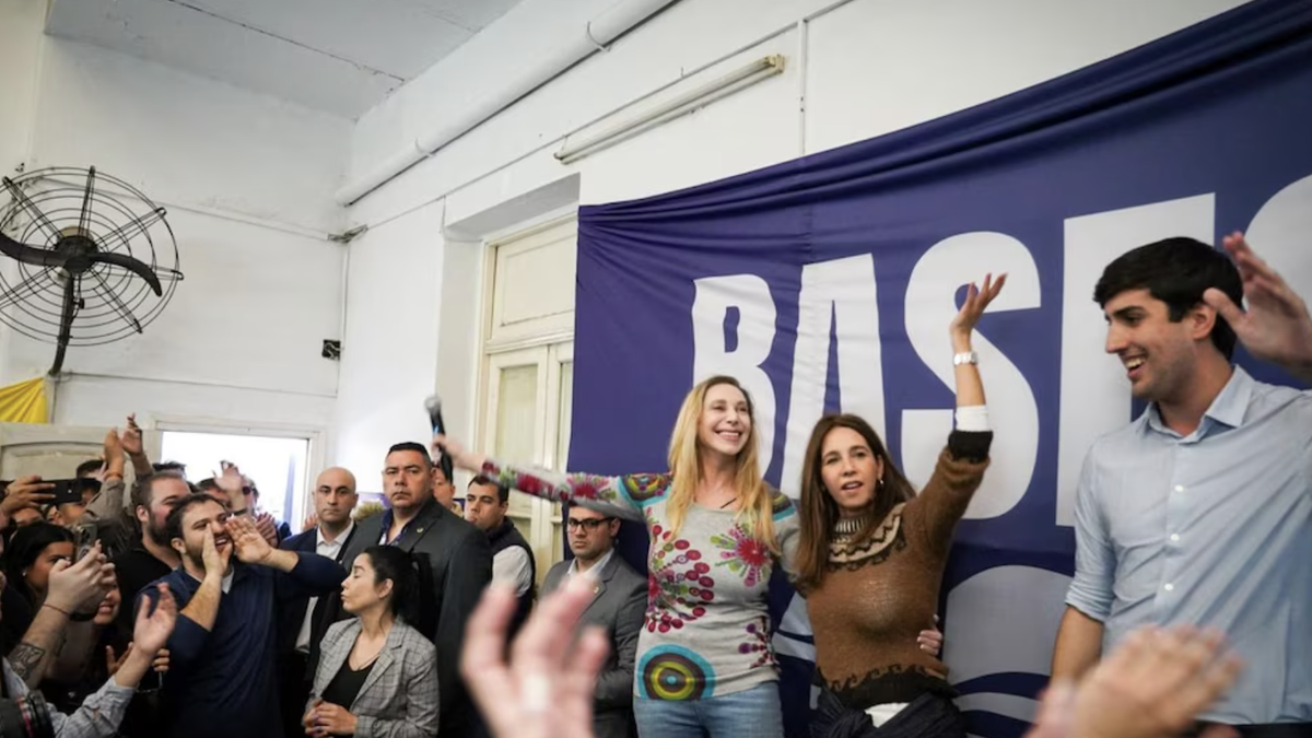 La Libertad Avanza gan� su primer centro de estudiantes en una escuela secundaria porte�a