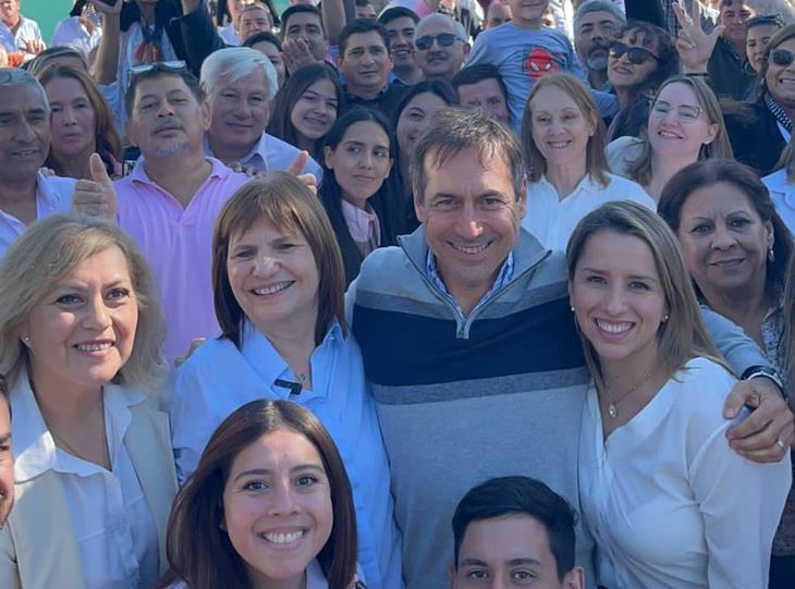 El senador de Juntos por el Cambio, Luis Naidenoff, se despegó de la posición de la excandidata Patricia Bullrich. El senador de Juntos por el Cambio, Luis Naidenoff, se despegó de la posición de la excandidata Patricia Bullrich.