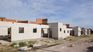 La vivienda sorprende por dos acres con lago, pileta y decoración de estilo georgiana.&nbsp;
