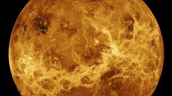 Un día en Venus dura 243,0226 días terrestres.