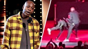 a lo will smith, un hombre subio al escenario y ataco al comediante dave chappelle