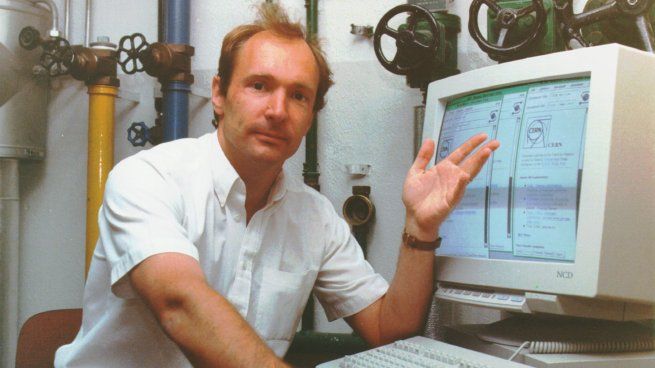 Tim Berners-Lee, físico británico, fue el creador de la primera página web.