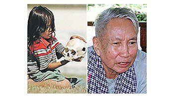 ámbito.com | Camboya escapa alcomunismo, pero no a sushorrores: una niña juegacon un cráneo (izquierda),recordatorio del demencialrégimen de Pol Pot(derecha).