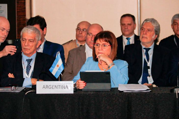 Patricia Bullrich cuestionó a los legisladores que se manifestaron contra la ley Bases. Patricia Bullrich cuestionó a los legisladores que se manifestaron contra la ley Bases.