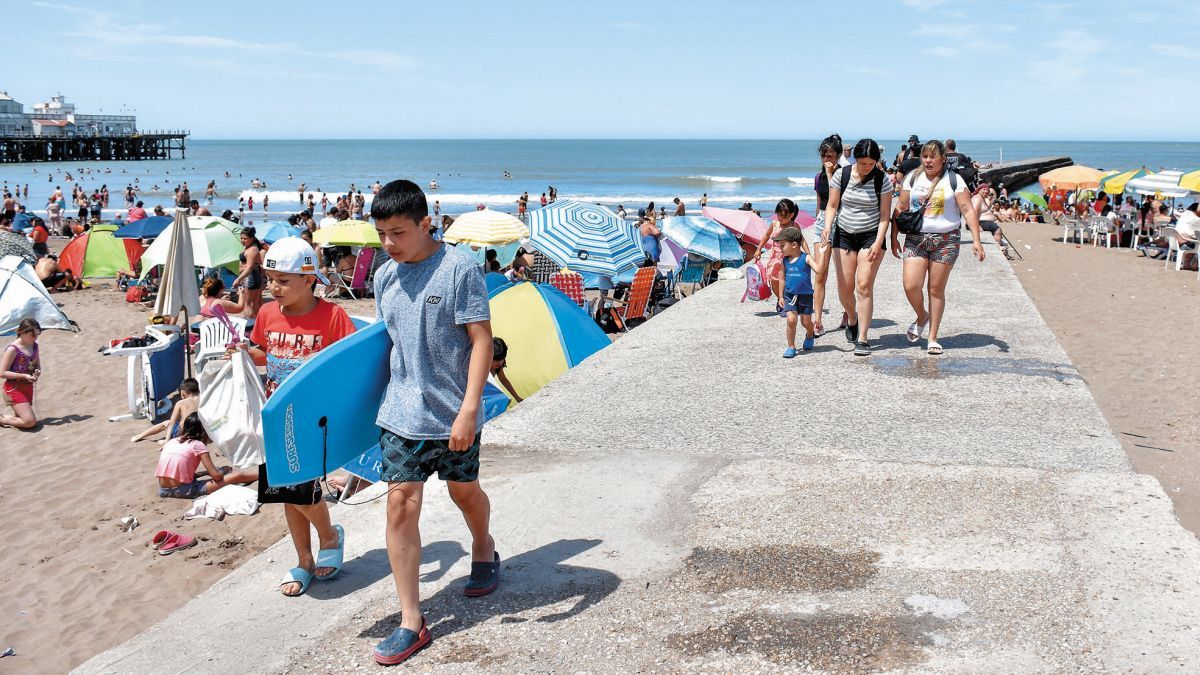 Alcaldes de playas se plantan ante Larreta por adelantamiento de clases