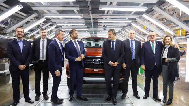 Massa anunció en Ford inversión de u$s660 millones: «El camino de Argentina es vender trabajo al mundo»