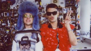 Ca7riel y Paco Amoroso se presentaron en el Tiny Desk. De qué se tratan estas sesiones musicales.