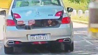 La niña en el baúl del auto.&nbsp;