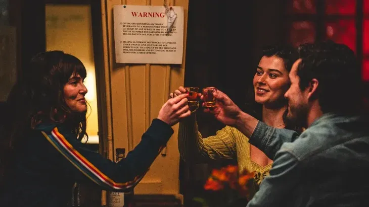 La trama no busca solo entretener, sino también reflexionar sobre los vínculos modernos.