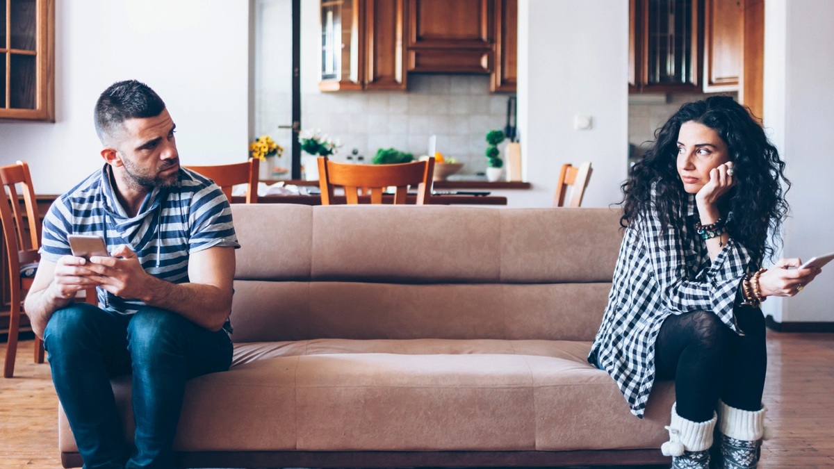 What does it mean to remain silent in the face of conflicts and avoid confrontation, according to psychology