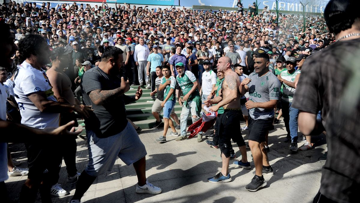 Again incidents with the neutral fans of Boca