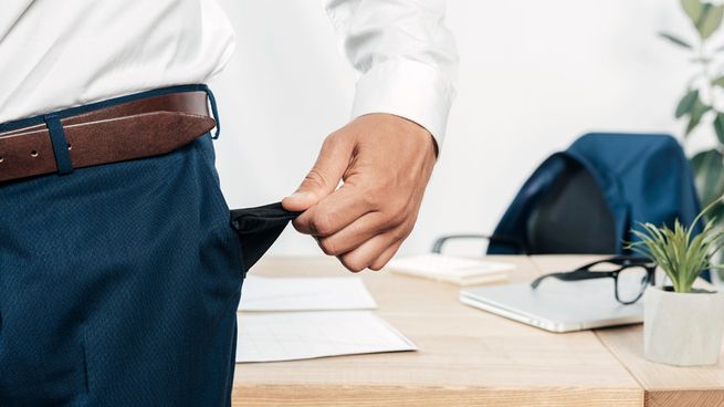 La tasa de empleo es inferior al 60%.