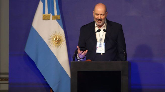 Federico Sturzenegger evitó hablar de la política económica y se centró en el rol de su ministerio.&nbsp;