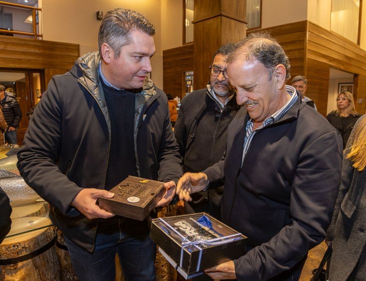 Martín Pérez, intendente de Río Grande, junto al gobernador riojano, Ricardo Quintela. Martín Pérez, intendente de Río Grande, junto al gobernador riojano, Ricardo Quintela.