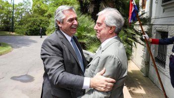 Alberto Fernández y Tabaré Vázquez, en Montevideo.