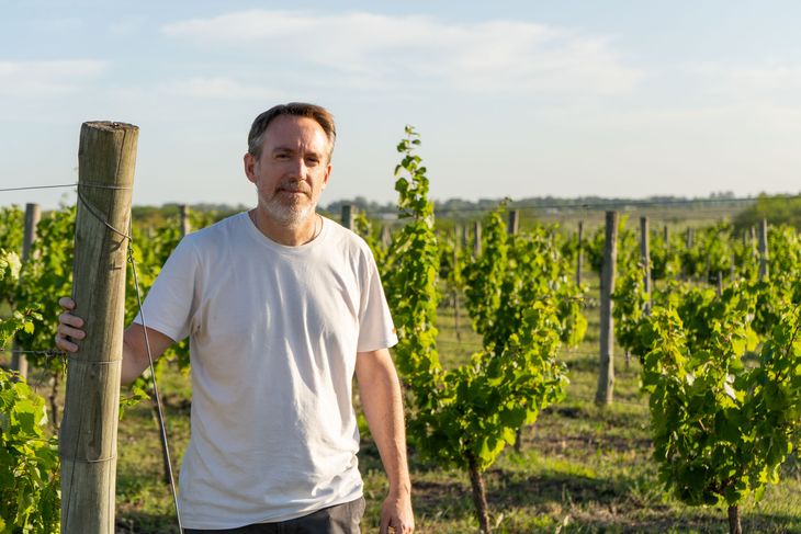 Eduardo Tuite, owner and founder of Bodega Gamboa, was the pioneer of wine tourism in Campana. And he seeks to repeat near Pinamar. Eduardo Tuite, owner and founder of Bodega Gamboa, was the pioneer of wine tourism in Campana. And he seeks to repeat near Pinamar.