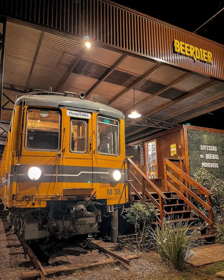Bar Beerdier, an unmissable gastronomic and architectural experience in Bardier. Bar Beerdier, an unmissable gastronomic and architectural experience in Bardier.