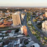 El intendente de Montevideo, Mario Bergara, afirmó que la propuesta de construir un tren-tram que conecte Plaza Independencia con El Pinar “en principio no corre”. El intendente de Montevideo, Mario Bergara, afirmó que la propuesta de construir un tren-tram que conecte Plaza Independencia con El Pinar “en principio no corre”.