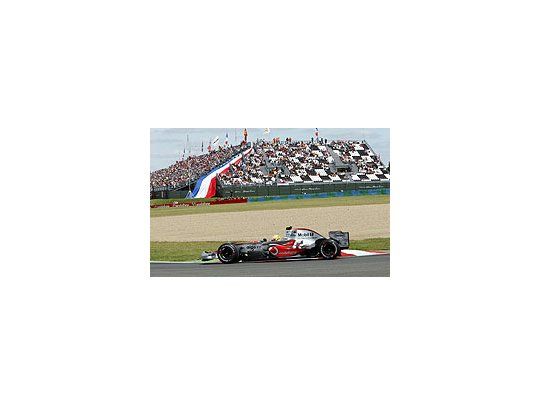 El brasileño Felipe Massa frustró la tercera pole consecutiva de Hamilton, que largará segundo.