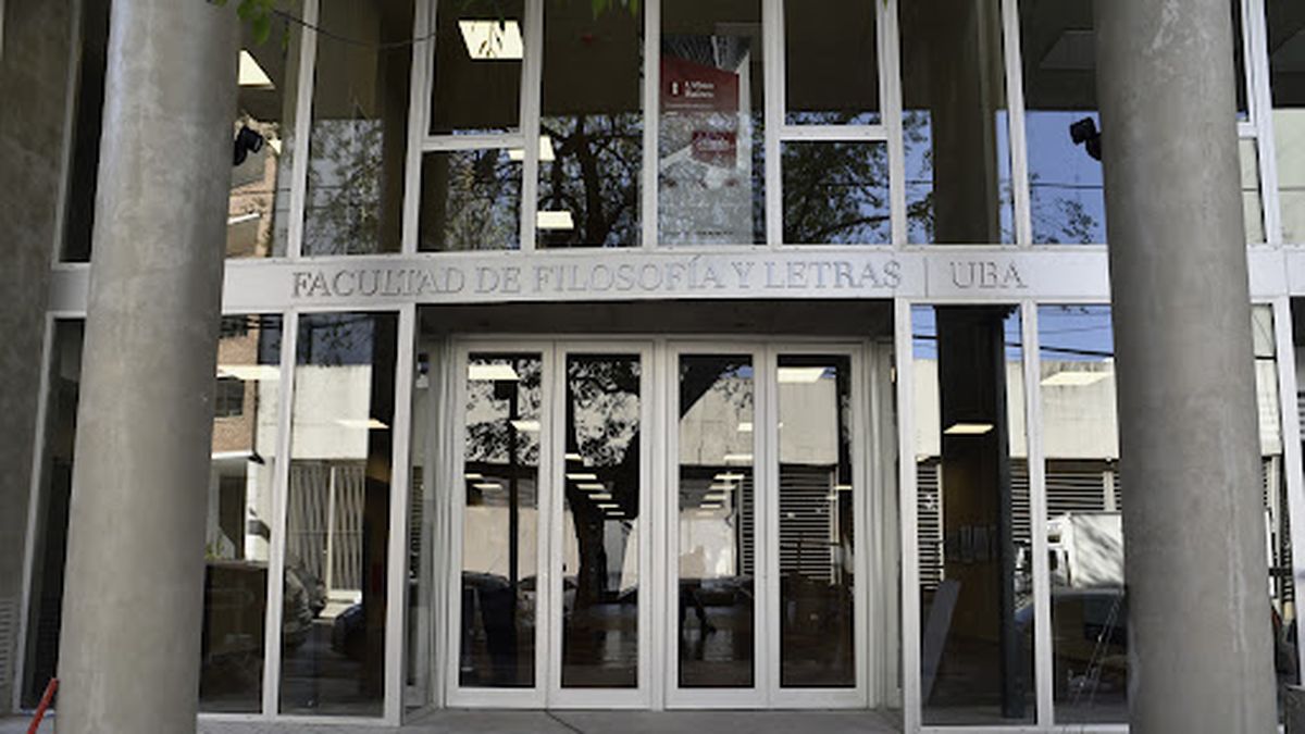 What is the UBA degree that has only 18 subjects and a wide job opportunity?