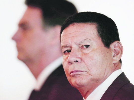 ¿Rival?. Según audios de WhatsApp que trascendieron, para Jair Bolsonaro, el general Hamilton Mourão pretende disputarle la candidatura del oficialismo en las elecciones presidenciales de 2022.
