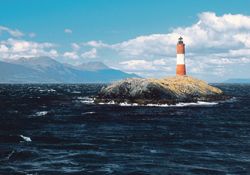 El Faro del Fin del Mundo, fotografía que todo visitante quiere tomar. El Faro del Fin del Mundo, fotografía que todo visitante quiere tomar.