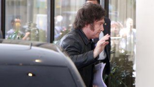 Javier Milei sigue recluido en el Hotel Libertador mientras arma su gabinete.