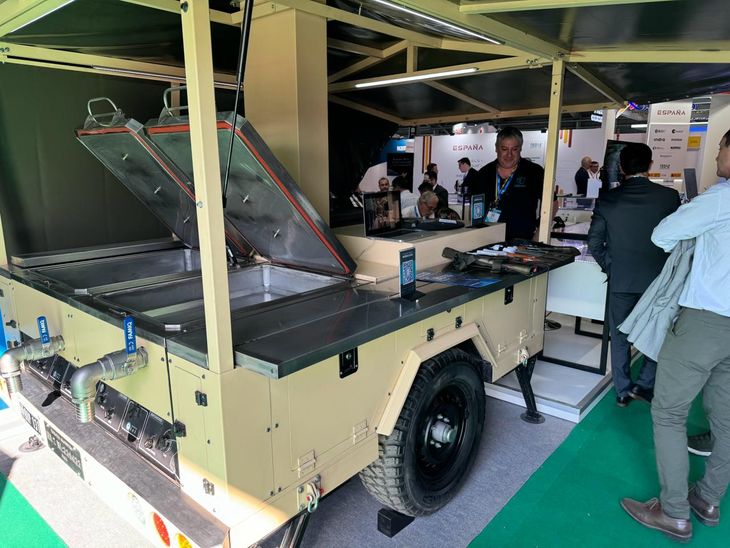 No hubo aviones argentinos en Chile: la delegación nacional llevó una cocina de campaña a una feria del aire y del espacio. No hubo aviones argentinos en Chile: la delegación nacional llevó una cocina de campaña a una feria del aire y del espacio.