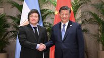 Javier Milei y el presidente de China, Xi Jinping, durante una reunión bilateral en la cumbre del G20 en Río de Janeiro.&nbsp;