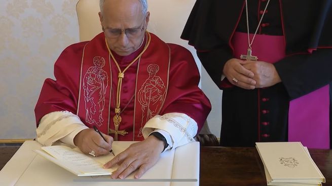 El papa León XIV firmó su primera exhortación apostólica, “Dilexit te”, centrada en el amor a los pobres.