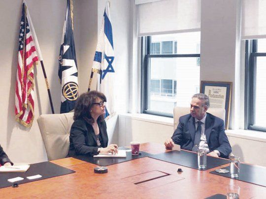 Gira. Miguel Angel Pichetto visitó en EE.UU. la sede del Congreso Mundial Judío. Antes había conquistado al fondo de inversión BlackRock. 